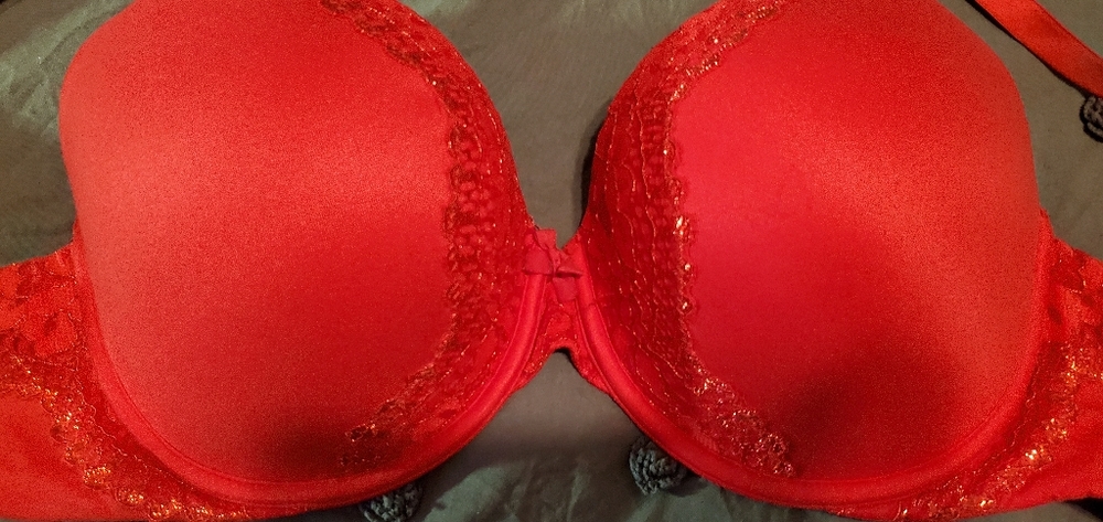 Victorias Secret Red Bra with Lace Accents 38D Perfect Shape